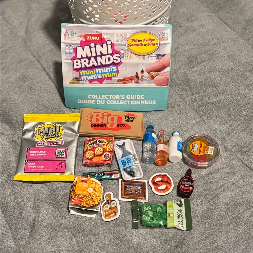 Mini Brands Fill the Fridge bundle  with mini Hersey